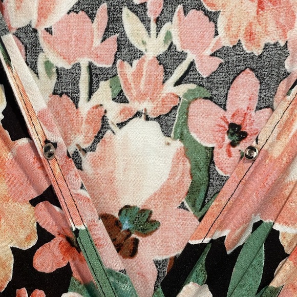 Petal and pup floral flutter sleeve maxi dress - cinches waist - Picture 4 of 5